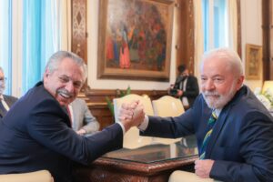 El Presidente felicitó a Lula por un triunfo a lo Scioli en 2015. Habrá balotaje en Brasil