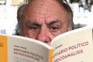 Jorge Alemán: «La democracia está intervenida y coaccionada por distintos factores de poder»